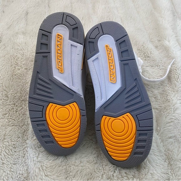 Jordan 3 Retro Laser Orange White Sneakers with Iconic Design Kids (PS) - Picture 9 of 12